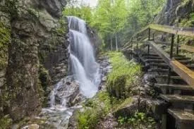 Hiking, Gorges & Caves