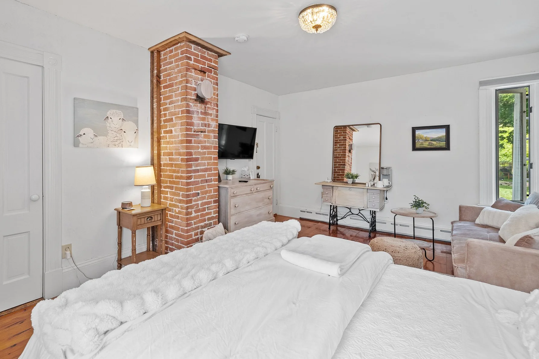 B&B, squam, holderness, NH, dog friendly, family